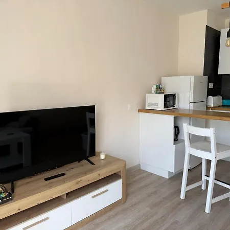 公寓 Centrally Located M, Bright And Sunny With Terrace And Pool Views