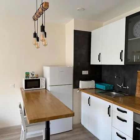 Centrally Located M, Bright And Sunny With Terrace And Pool Views アパート *