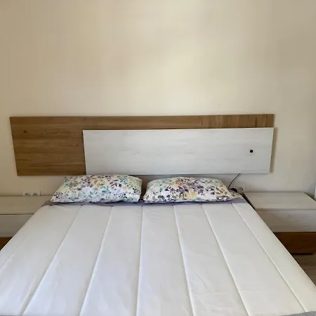 Centrally Located M, Bright And Sunny With Terrace And Pool Views 公寓 美洲海滩