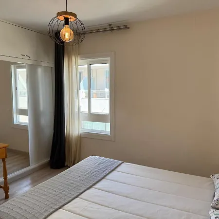 公寓 Centrally Located M, Bright And Sunny With Terrace And Pool Views