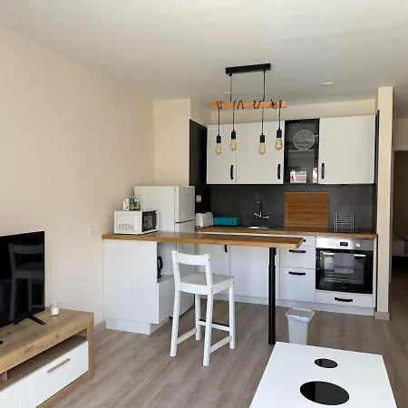 Centrally Located M, Bright And Sunny With Terrace And Pool Views 公寓 美洲海滩